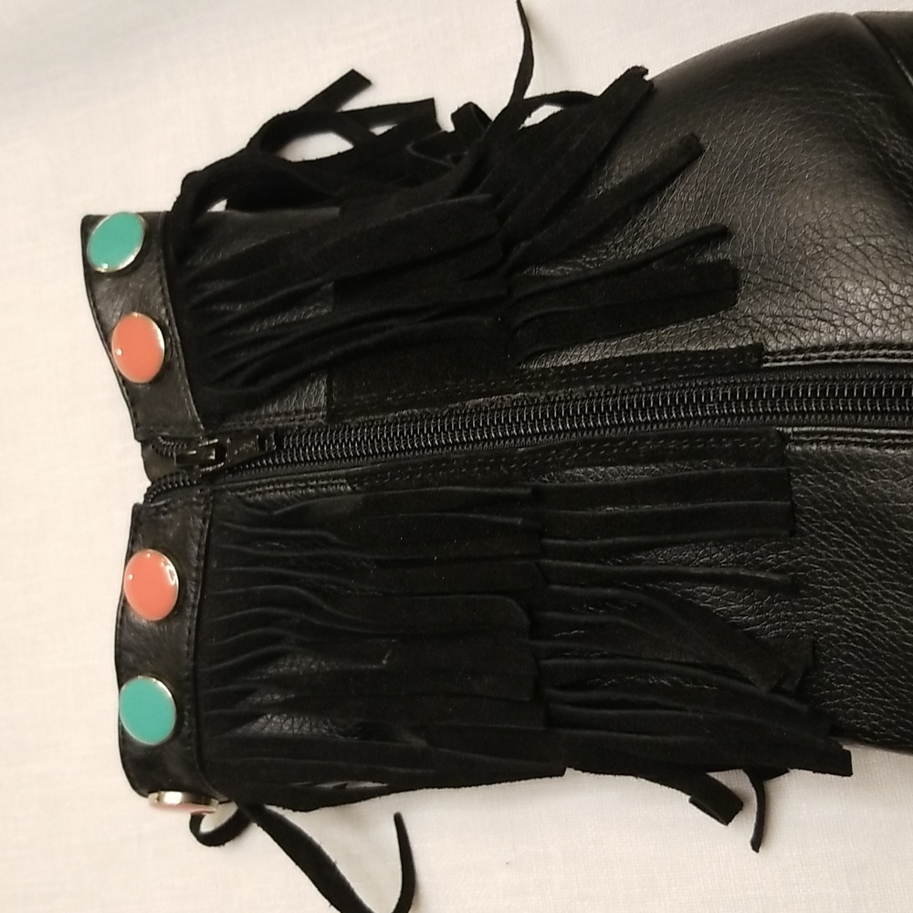 Hot in Hollywood New Black Leather Fringed Heel Boots, 8M, $45 - Picture 7 of 9